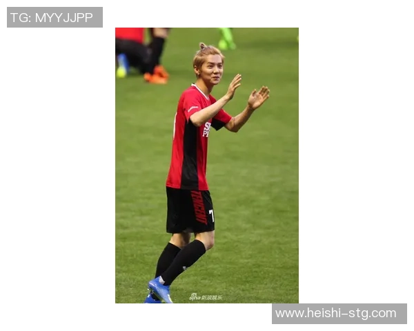 足球明星邓丽娜的传奇之路与她在绿茵场上的辉煌成就解析